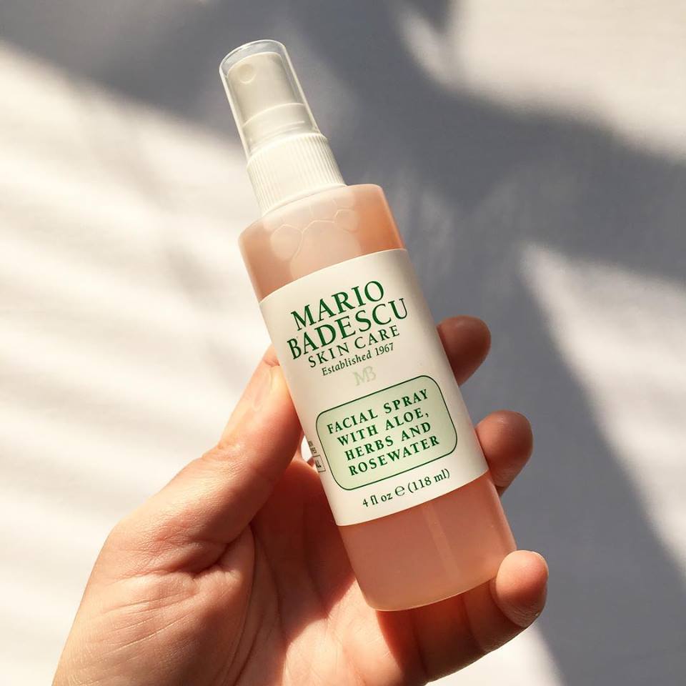 Mario Badescu, Mario Badescu Facial Spray With Aloe Herbs And Rosewater, Mario Badescu Facial Spray With Aloe Herbs And Rosewater รีวิว, Mario Badescu Facial Spray With Aloe Herbs And Rosewater ราคา, รีวิวสเปรย์น้ำแร่ Mario Badescu, Mario Badescu Facial Spray With Aloe Herbs And Rosewater 118 ml. สเปรย์น้ำแร่สารสกัดจากว่านหางจระเข้, สมุนไพร และน้ำกุหลาบ ช่วยเติมความนุ่ม ชุ่มชื้นให้กลับคืนมาสู่ผิว