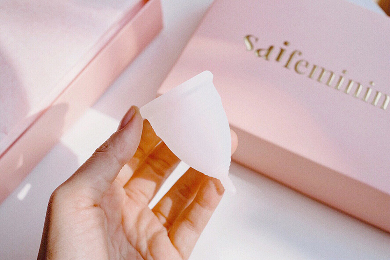 Saifemininecare Saicup #สีขาว 1 กล่อง ถ้วยอนามัย ใช้งานง่าย ไม่ว่าจะขยับ นอนพลิกตัวท่าไหน ก็สบายตัว ถ้วยสามารถใส่ได้นานถึง 12 ชม.