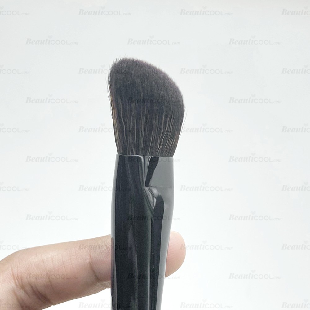 Bobbi Brown Soft Focus Foudation Brush