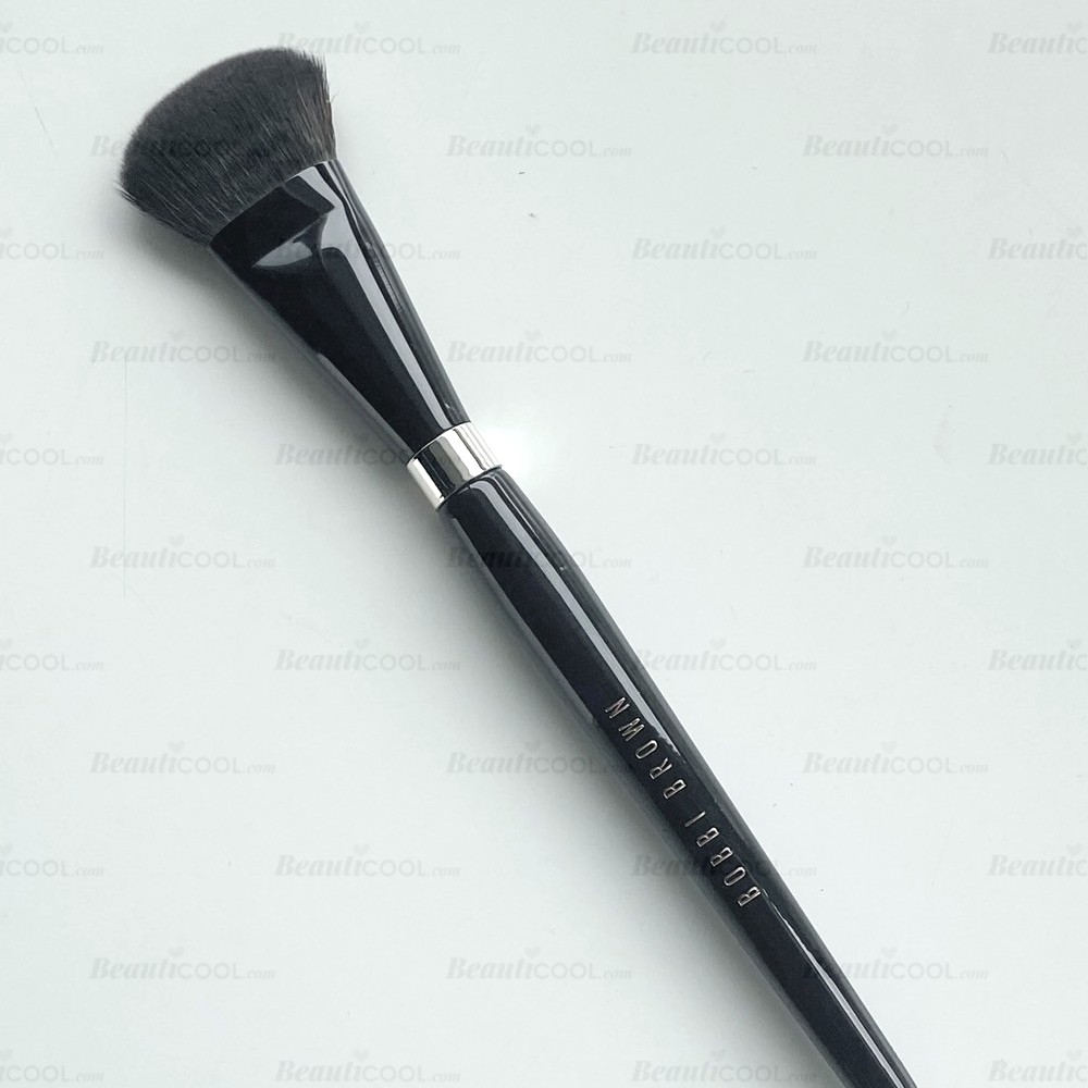 Bobbi Brown Soft Focus Foudation Brush